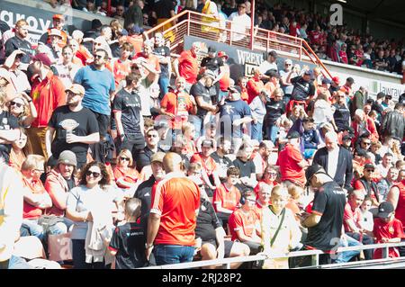 Wrexham AFC contro Swindon Town giocata a Wrexham 90 min di azione terminando 5 pareggi totali (Terry Scott / SPP) Foto Stock