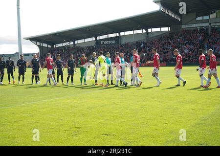 Wrexham AFC contro Swindon Town giocata a Wrexham 90 min di azione terminando 5 pareggi totali (Terry Scott / SPP) Foto Stock