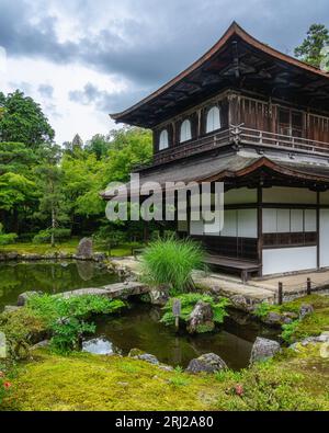 Vista panoramica nel meraviglioso Tempio Ginkaku-ji di Kyoto. Giappone. Foto Stock