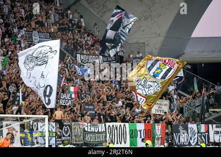 Udine, Italia. 20 agosto 2023. Tifosi della Juventus durante la partita di calcio Udinese vs Juventus FC, serie A A Udine, 20 agosto 2023 crediti: Agenzia fotografica indipendente/Alamy Live News Foto Stock