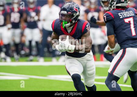 19 agosto 2023: Il running back degli Houston Texans Dameon Pierce (31) porta il pallone durante una gara di pre-stagione tra i Miami Dolphins e gli Houston Texans a Houston, Texas. Trask Smith/CSM Foto Stock