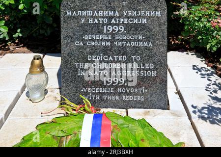 Monumento ai bambini uccisi durante i bombardamenti della NATO nel 1999 al Tasmajdan Park di Belgrado, Serbia Foto Stock