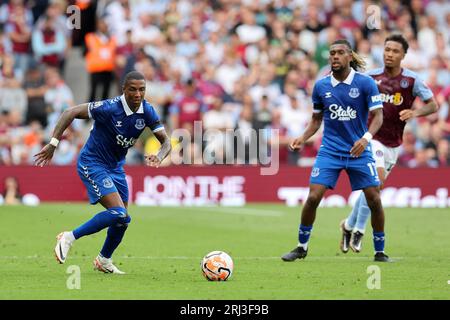 Birmingham, Regno Unito. 20 agosto 2023. Ashley Young di Everton in azione. Partita di Premier League, Aston Villa contro Everton al Villa Park di Birmingham domenica 20 agosto 2023. Questa immagine può essere utilizzata solo per scopi editoriali. Solo per uso editoriale, foto di Andrew Orchard/Andrew Orchard fotografia sportiva/Alamy Live news credito: Andrew Orchard fotografia sportiva/Alamy Live News Foto Stock