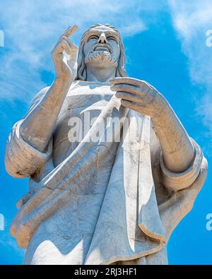 Cuba, Cristo dell'Avana. La Statua dell'Avana si trova nella città di Casablanca, di fronte alla baia dall'Avana Vecchia. Foto Stock