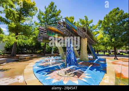 Oklahoma, 15 agosto 2023 - soleggiata vista esterna dei giardini botanici di Myriad Foto Stock