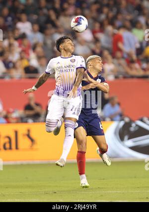 Chicago, USA, 20 agosto 2023. Major League Soccer (MLS) Facundo Torres (17) di Orlando City SC dirige il pallone contro il Chicago Fire FC al Soldier Field di Chicago, Illinois, USA. Credito: Tony Gadomski / All Sport Imaging / Alamy Live News Foto Stock