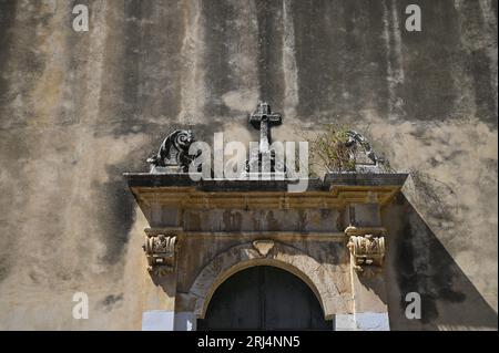 Antico portale di stile barocco siciliano Chiesa della Madonna del Carmine a Scicli Sicilia, Italia. Foto Stock