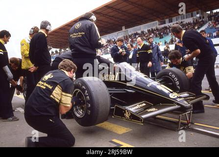 Elio de Angelis al Gran Premio di Portogallo 1985 a Estoril Foto Stock