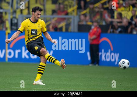 Dortmund/ Germania. 19/08/2023, Mats HUMMELS (DO), azione, azione singola, calcio 1st Bundesliga, 1° giorno, Borussia Dortmund (DO) - 1° FC Colonia (K) 1:0 il 19 agosto 2023 a Dortmund/Germania. Le normative #DFL vietano qualsiasi uso di fotografie come sequenze di immagini e/o quasi-video # Foto Stock