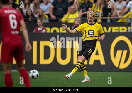 Dortmund/ Germania. 19/08/2023, Julian BRANDT (DO), azione, azione singola, calcio 1st Bundesliga, 1° giorno, Borussia Dortmund (DO) - 1° FC Colonia (K) 1: 0 il 19 agosto 2023 a Dortmund/ Germania. Le normative #DFL vietano qualsiasi uso di fotografie come sequenze di immagini e/o quasi-video # Foto Stock