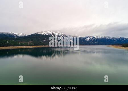 Giornata invernale al lago Cle Elum, nello stato di Washington Foto Stock