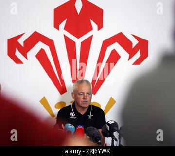 Cardiff, Regno Unito. 21 agosto 2023. Warren Gatland, capo allenatore del Galles alla sua conferenza stampa di annuncio della Coppa del mondo di rugby del Galles 2023 33 al vale Resort, Hensol, South Wales, lunedì 21 agosto 2023. foto di Andrew Orchard/Andrew Orchard fotografia sportiva/ Alamy Live News Credit: Andrew Orchard fotografia sportiva/Alamy Live News Foto Stock