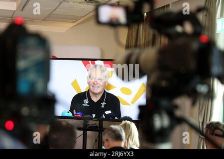 Cardiff, Regno Unito. 21 agosto 2023. Warren Gatland, capo allenatore del Galles alla sua conferenza stampa di annuncio della Coppa del mondo di rugby del Galles 2023 33 al vale Resort, Hensol, South Wales, lunedì 21 agosto 2023. foto di Andrew Orchard/Andrew Orchard fotografia sportiva/ Alamy Live News Credit: Andrew Orchard fotografia sportiva/Alamy Live News Foto Stock