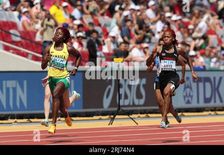 Shericka JACKSON di JAM e Michelle-Lee AHYE di TTO Heat 4 e 100 METRI DONNE durante i World Athletics Championships 2023 il 20 agosto 2023 al Nemzeti Atletikai Kozpont di Budapest, Ungheria. Foto di Laurent Lairys/ABACAPRESS.COM Foto Stock