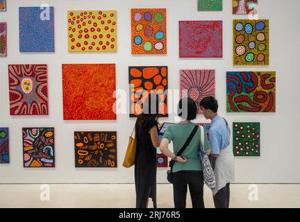 Yayoi Kusama espone alla David Zwirner Gallery di Manhattan NYC Foto Stock