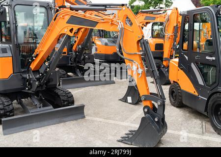 Flotta di macchine gialle per l'edilizia.. Foto Stock