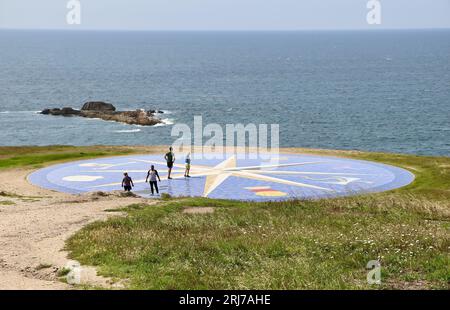 La rosa della bussola rappresenta i diversi popoli celtici vicino alla Torre di Ercole A Coruña Galizia Spagna Foto Stock