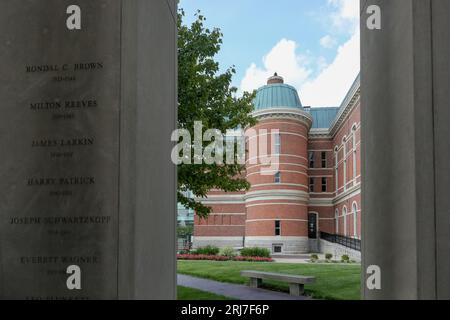 Memoriale dei veterani della contea di Bartholoemew presso il tribunale della contea di Bartholomew, Columbus, Indiana Foto Stock