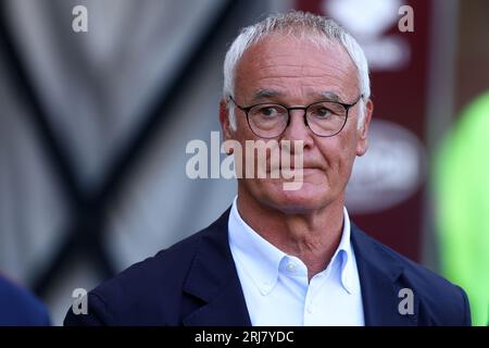 Torino, Italia. 21 agosto 2023. Claudio Ranieri, capo allenatore del Cagliari calcio, guarda durante la partita di serie A tra Torino FC e Cagliari calcio allo Stadio Olimpico il 21 agosto 2023 a Torino. Crediti: Marco Canoniero/Alamy Live News Foto Stock