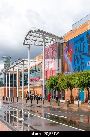 Ingresso al Red Mall, Metrocenter, Gateshead, Tyne and Wear, Inghilterra, Regno Unito Foto Stock