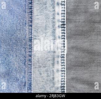 Sfondo orizzontale o verticale con macchie di denim di texture di cotone grigio chiaro, blu e bianco. Sfondo decorativo a righe blu chiaro, Foto Stock