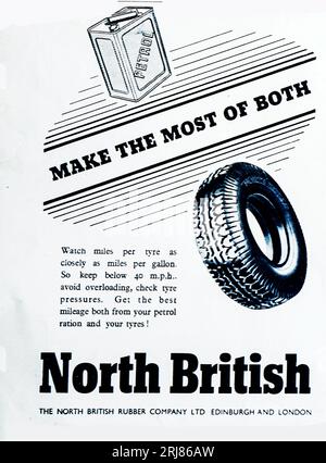 Una pubblicità del 1945 in tempo di guerra per i pneumatici del Nord British. La North British Rubber Company fu fondata nel 1857 e poi impiegò 600 persone a Edimburgo, in Scozia. L'azienda è accreditata per l'invenzione del pneumatico staccabile. Il cui brevetto fu successivamente venduto alla Dunlop Tyre Company. Durante la seconda guerra mondiale produssero anche pneumatici per veicoli militari e maschere antigas, nel 1966 la società fu acquistata dalla Uniroyal che trasferì la produzione altrove in Scozia. Foto Stock