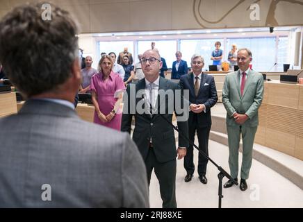 UTRECHT - il vice Bakker presta giuramento durante l'insediamento del nuovo Consiglio di amministrazione dell'esecutivo provinciale di Utrecht durante una riunione parlamentare supplementare nella casa provinciale. ANP JEROEN JUMELET netherlands Out - belgium Out Foto Stock