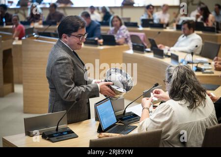 UTRECHT - i membri votano prima dell'insediamento del nuovo Consiglio dell'Esecutivo Provinciale di Utrecht durante una riunione parlamentare supplementare nella casa provinciale. ANP JEROEN JUMELET netherlands Out - belgium Out Foto Stock