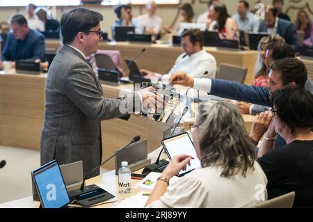 UTRECHT - i membri della sala prima dell'installazione del nuovo Consiglio di amministrazione dell'esecutivo provinciale di Utrecht durante una riunione parlamentare supplementare nella casa provinciale. ANP JEROEN JUMELET netherlands Out - belgium Out Foto Stock