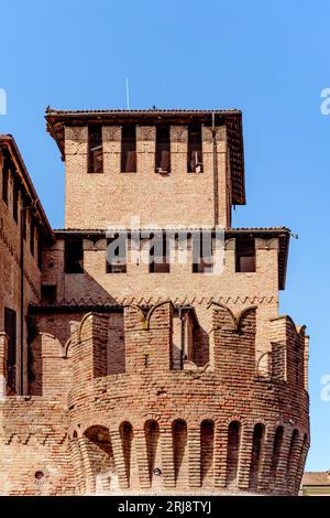 Il castello medievale "Rocca Sanvitale", nel centro di Fontanellato, costruito nel XII secolo, provincia di Parma, Emilia Romagna, Italia Foto Stock