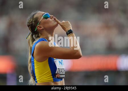 Budapest, Ungheria. 21 agosto 2023. Anna Ryzhykova avanzò dalle manche femminili di 400 m ostacoli durante il giorno 3 dei Campionati mondiali di atletica leggera 2023 a Budapest, in Ungheria, il 21 agosto 2023. Credito: Juan Mijangos/AFLO/Alamy Live News Foto Stock