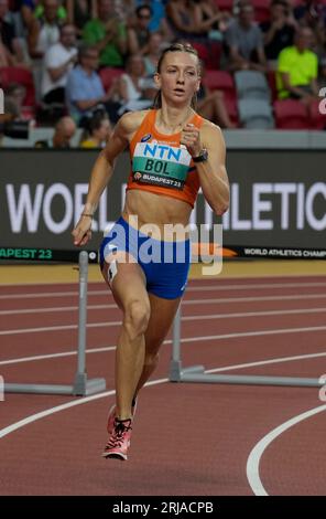 Budapest, HUN, 21 agosto 2023 Femke Bol (NED) in azione durante i Campionati mondiali di atletica leggera 2023 National Athletics Centre Budapest presso il National Athletics Centre Budapest Ungheria il 21 agosto 2023 Alamy Live News Foto Stock