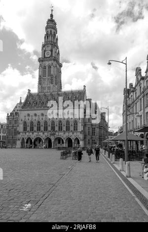 Beffroi d'Arras - Beffroi de l'Hotel de Ville d'Arras in Place des Heros, Arras, Francia - Municipio di Arras, Francia, UE Foto Stock