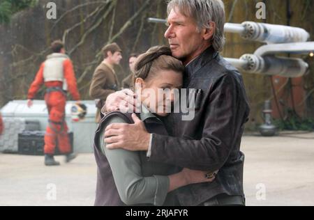 STAR WARS: THE FORCE AWAKENS 2015 film della Walt Disney Studios Motion Pictures con Carrie Fisher e Harrison Ford Foto Stock