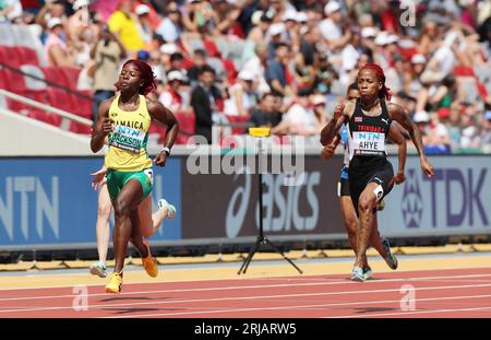 Budapest, Hongrie. 20 agosto 2023. Shericka Jackson di JAM e Michelle-Lee Ahye di TTO, Heat 4 Women's 100 M durante i World Athletics Championships 2023 il 20 agosto 2023 al Nemzeti Atletikai Kozpont di Budapest, Ungheria - foto Laurent Lairys/DPPI Credit: DPPI Media/Alamy Live News Foto Stock