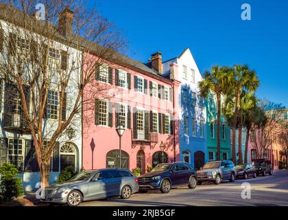 Rainbow Row, East Bay Street, Historic Colorful Homes Charleston, South Carolina, Stati Uniti d'America Foto Stock