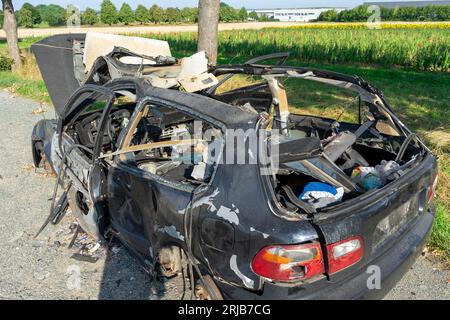 incidente d'auto rotto sul lato della strada Foto Stock