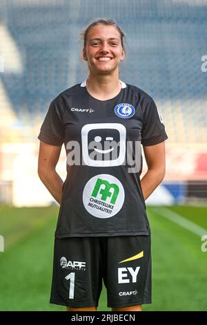 Portiere Riet Maes (1) di AA Gent Ladies raffigurata durante la presentazione dei giocatori per la stagione 2023-2024 , lunedì 21 agosto 2023 a Gent , Belgio . FOTO STIJN AUDOOREN | SPORTPIX Foto Stock