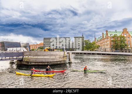 Vecchio ponte nel porto di Copenaghen Knippelsbro, Danimarca Foto Stock