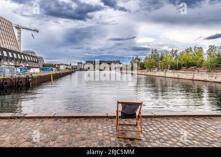 Piccoli canali di Copenaghen nel centro della città, Danimarca Foto Stock