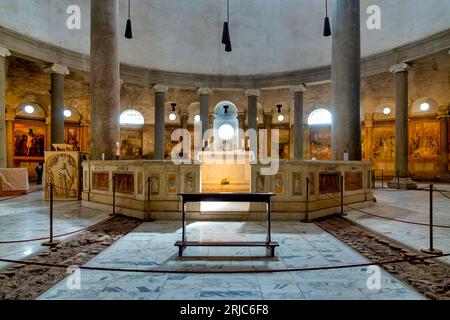 Interno della chiesa di Santo Stefano al Monte Celio, Roma, Italia Foto Stock