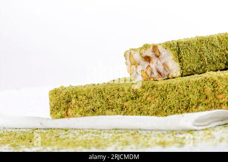 Turkish Delight. Bellissime immagini isolate di dolci turchi. dolcetti turchi. Cubetti di gelatina al mastice (delizia greca turca) Foto Stock