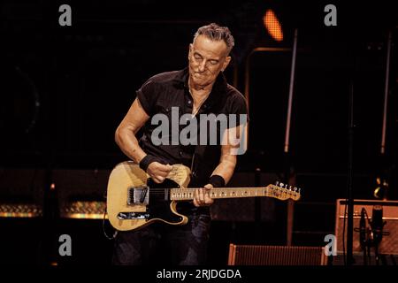 Copenhagen, Danimarca. 11 luglio 2023. Il cantante, compositore e musicista americano Bruce Springsteen esegue un concerto dal vivo con la e Street Band al Parken di Copenaghen. (Foto: Gonzales Photo - Thomas Rungstrom). Foto Stock