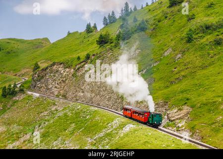 Brienz Rothorn Railway, una famosa ferrovia a cremagliera d'epoca sulla Brienzer Rothorn nelle Alpi Emmental nella regione svizzera dell'Oberland Bernese Foto Stock