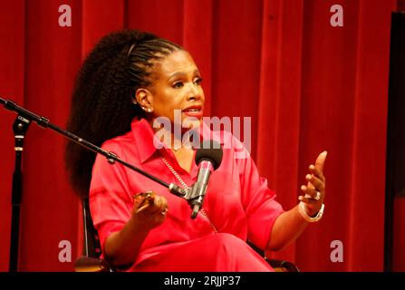 22 agosto 2023, Philadelphia, PA, USA: Sheryl Lee Ralph firma copie del suo nuovo libro "Diva 2,0: 12 Life Lessons from me for You!" Seguito da una conferenza alla Parkway Central Library di Filadelfia. (Immagine di credito: © Photo Image Press via ZUMA Press Wire) SOLO USO EDITORIALE! Non per USO commerciale! Foto Stock