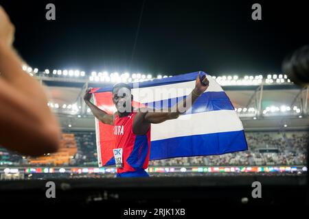 Budapest, Ungheria 20230821.Lazaro Martinez di Cuba ha vinto l'argento nel salto triplo ai Campionati del mondo di atletica leggera 2023 al Centro Nazionale di atletica leggera di Budapest, Ungheria. Foto: Beate Oma Dahle / NTB Foto Stock