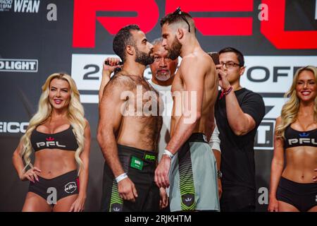 New York City, NY, USA. 22 agosto 2023. New YORK CITY, NEW YORK - 22 agosto: Mustafa Rashed Neda e Korey Kuppe affrontano i play-off della PFL a New York in agosto. New York, New York, Stati Uniti. (Foto di Matt Davies/PxImages/Sipa USA) credito: SIPA USA/Alamy Live News Foto Stock