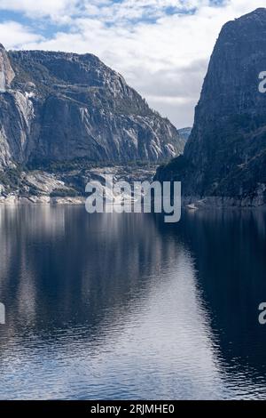 Una vista panoramica della riserva Hetch Hetchy Foto Stock