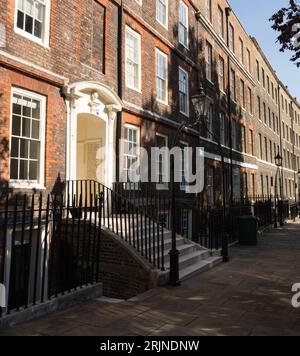 Camere degli avvocati ed edifici sul Kings Bench Walk, Inner Temple, Inns of Court, City of London, Inghilterra, REGNO UNITO Foto Stock