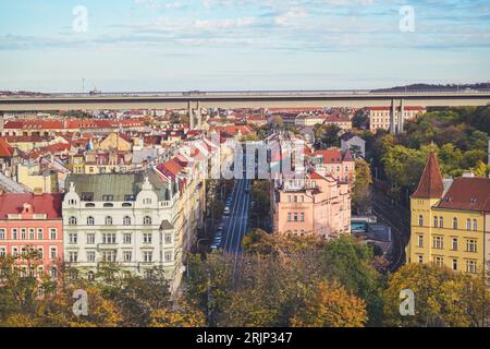 Vista autunnale del ponte e di parte di Praga II da Vysehrad, Repubblica Ceca Foto Stock